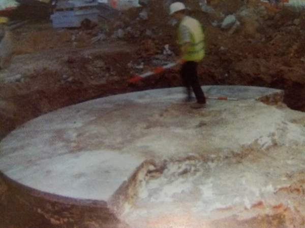 remodelation works of Plaza de las Cortes during the find of Cervantes Capsule Time