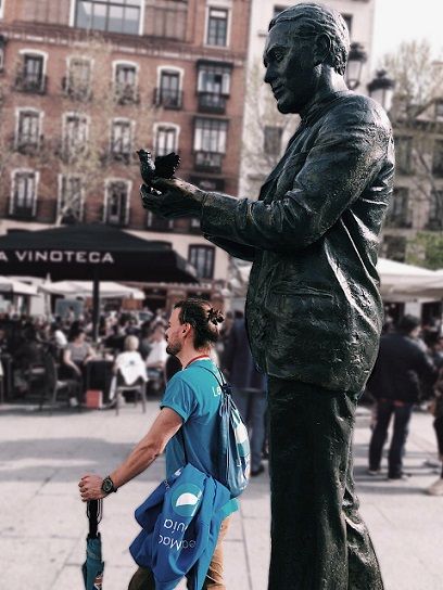 Estatua Lorca Plaza de Santa Ana